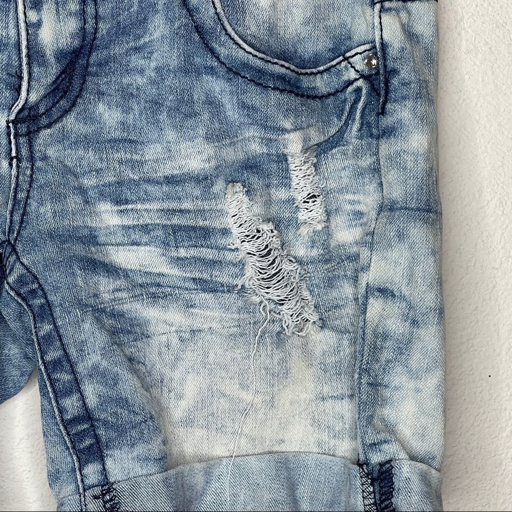 Almost Famous Jean Shorts - Picture 4 of 8